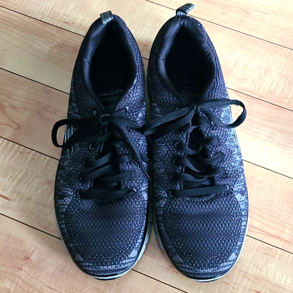 SKETCHERS Men's Memory Foam Shoes Sz. 9 US